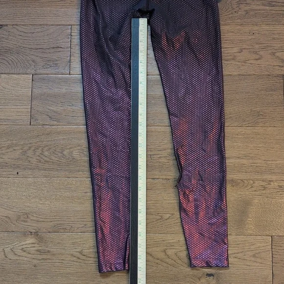 Beyond Yoga Spot On High Waisted Metallic Polka Dot Leggings Size XS - Picture 4 of 9
